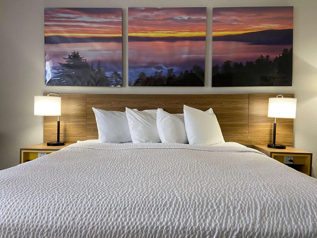 Double Suite (full double bed)