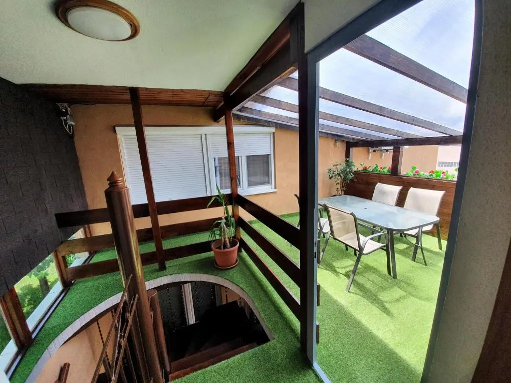 Napsugár Panzió és Kávézó - фото 8