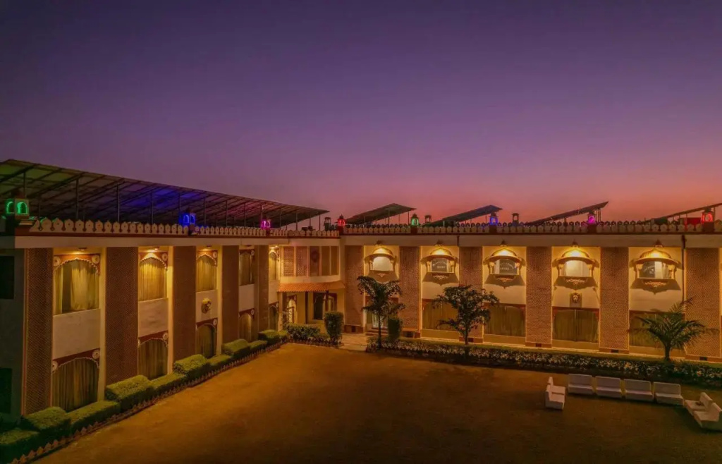 Hotal Paradise Palace Inn (Highway Hotel)