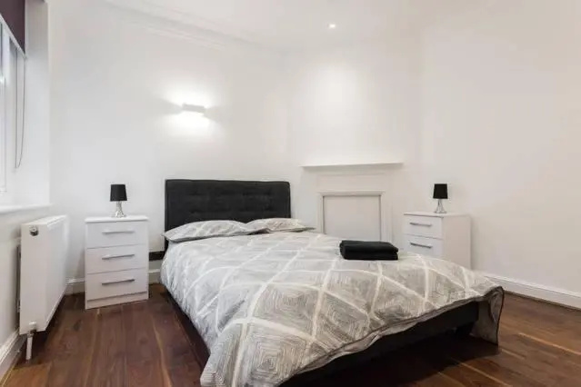 Fleet Street Apartment 3
