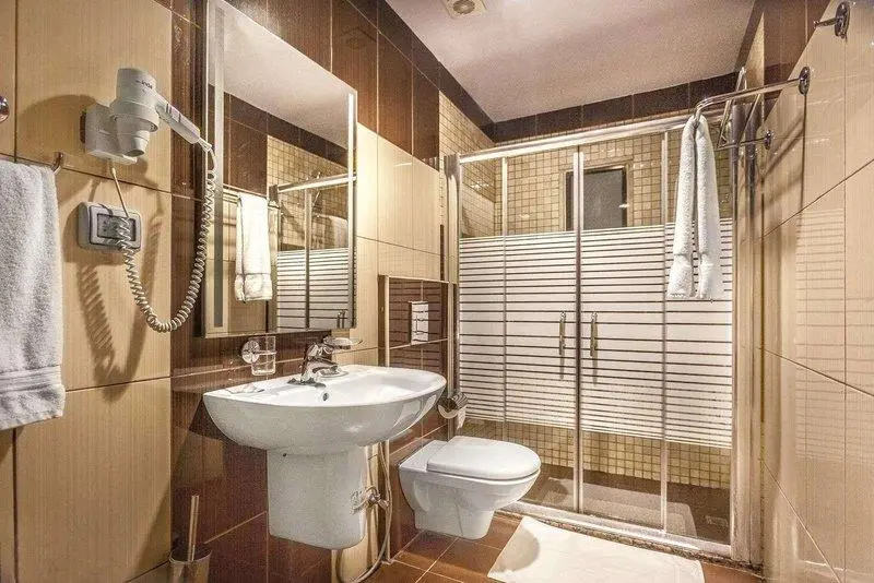 Economy room