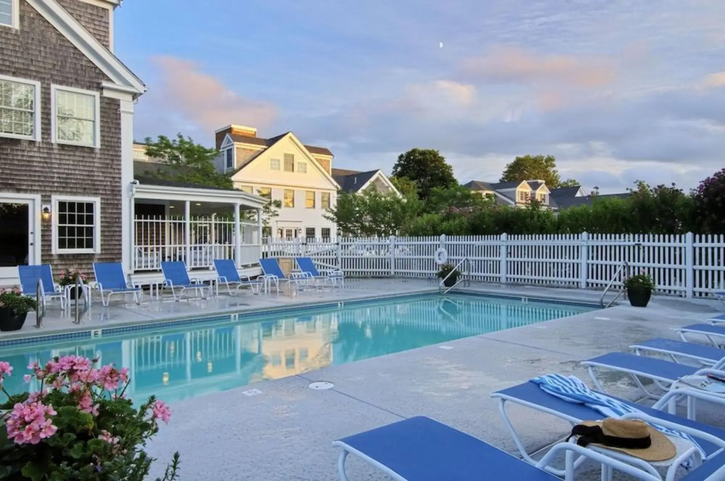 Chatham Wayside Inn - фото 8