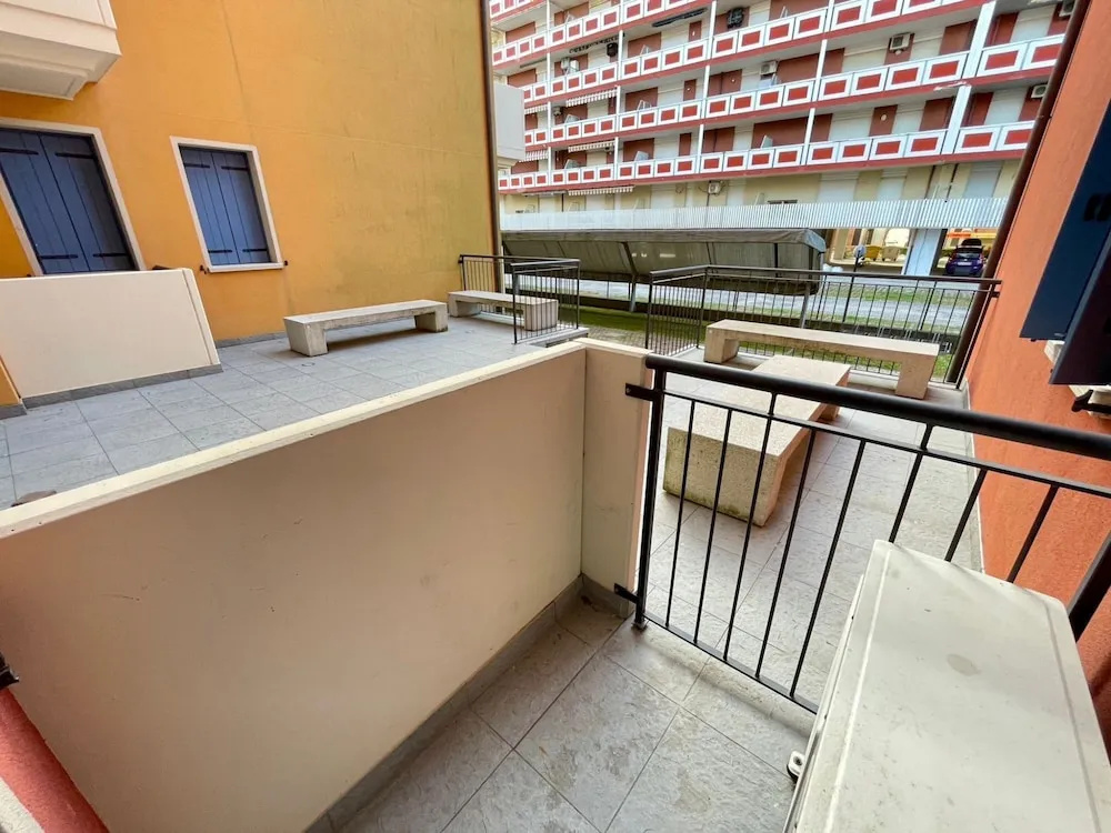 Comfortable Flat With Shared Pool