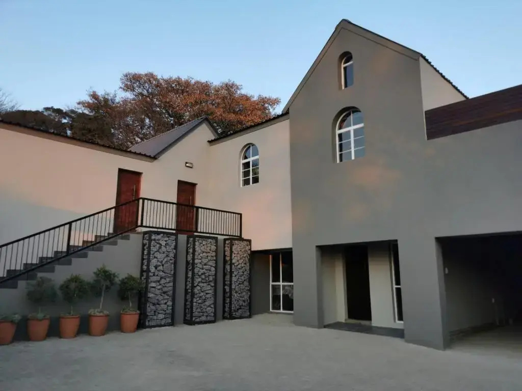 Monument Park Mansion - now on Solar power
