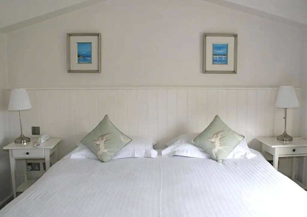 Classic Double room (full double bed)