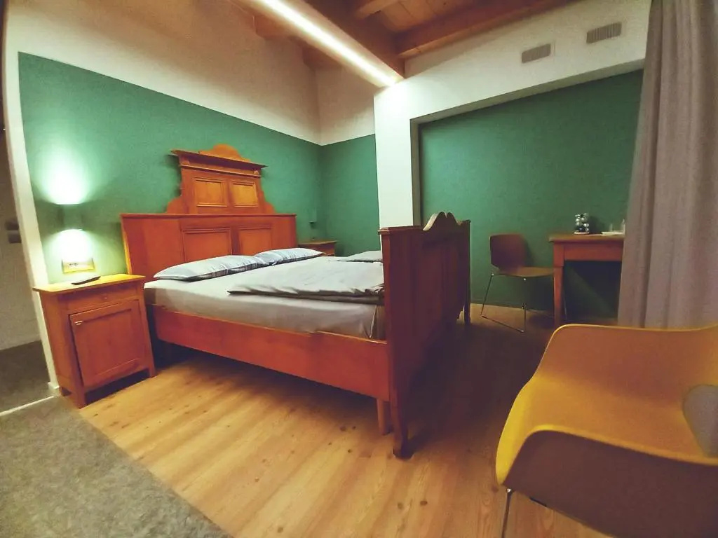 Standard Triple room with mountain view
