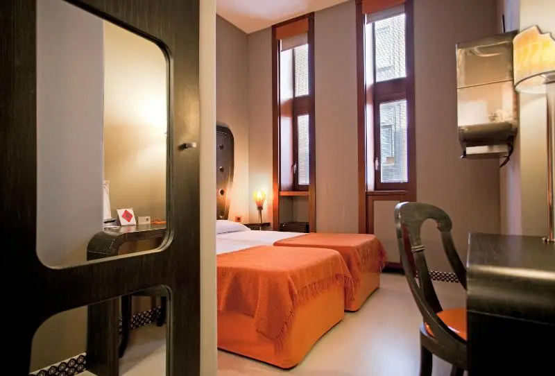 Orange Hotel - Chambres