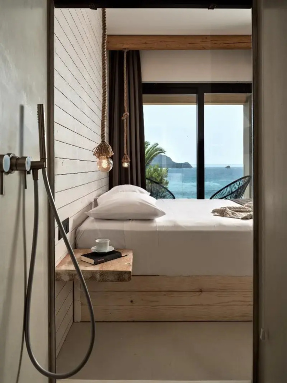 Standard Double room with balcony and with sea view (full double bed)