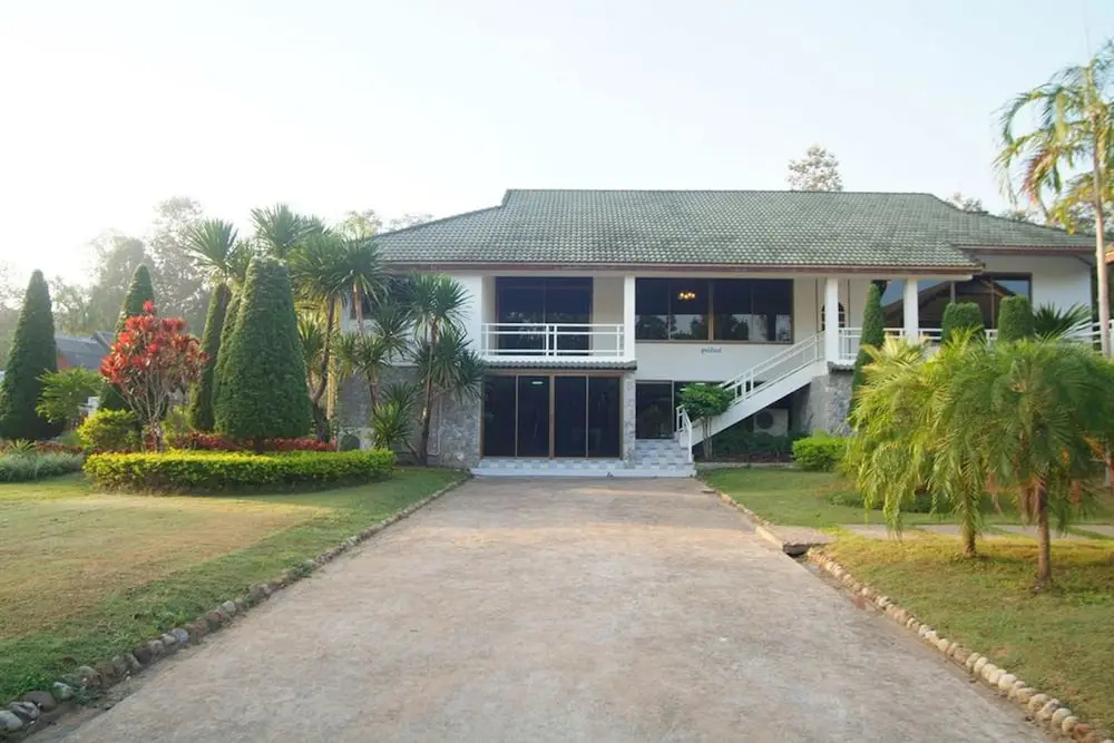 3 Bedrooms Cottage with balcony