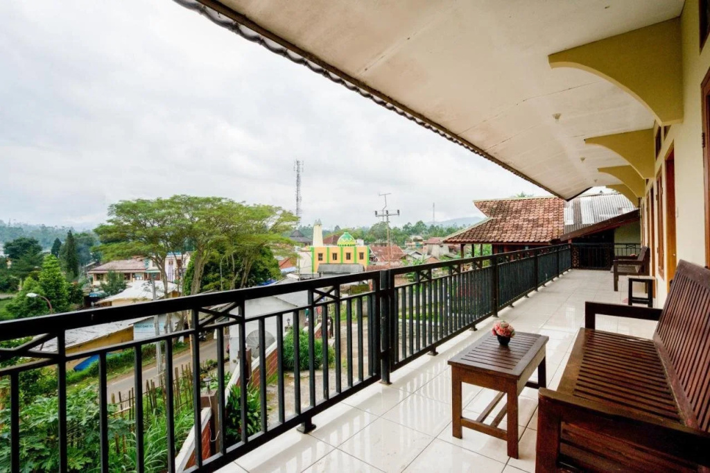Balcony & Terrace