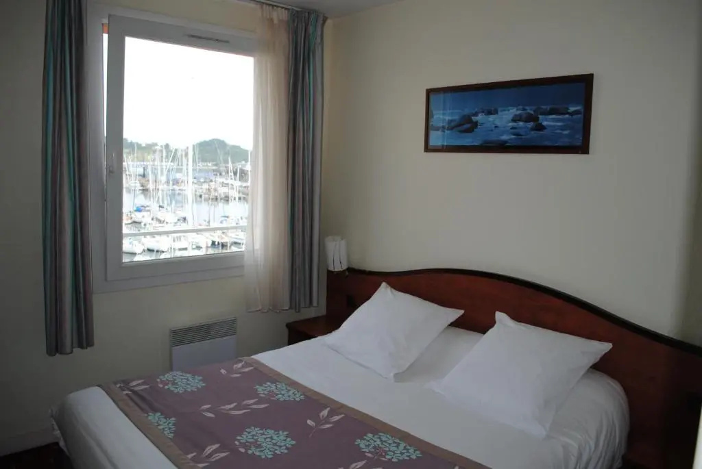 Standard Quadruple Family room with harbour view