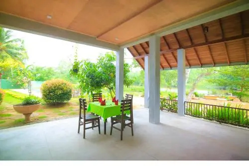 River Bank Resort
