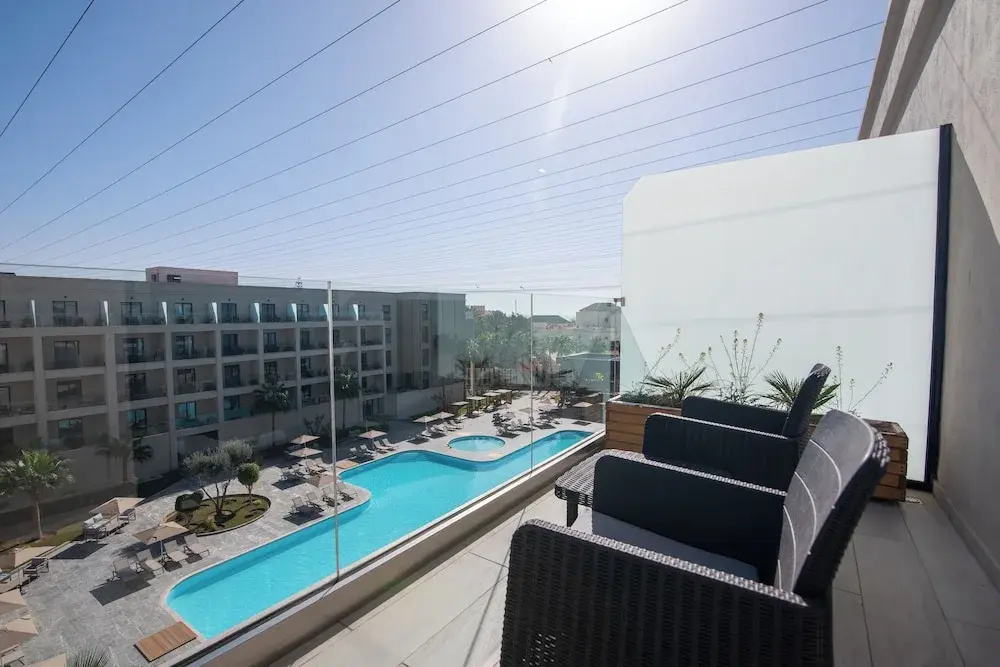 Standard room with pool view