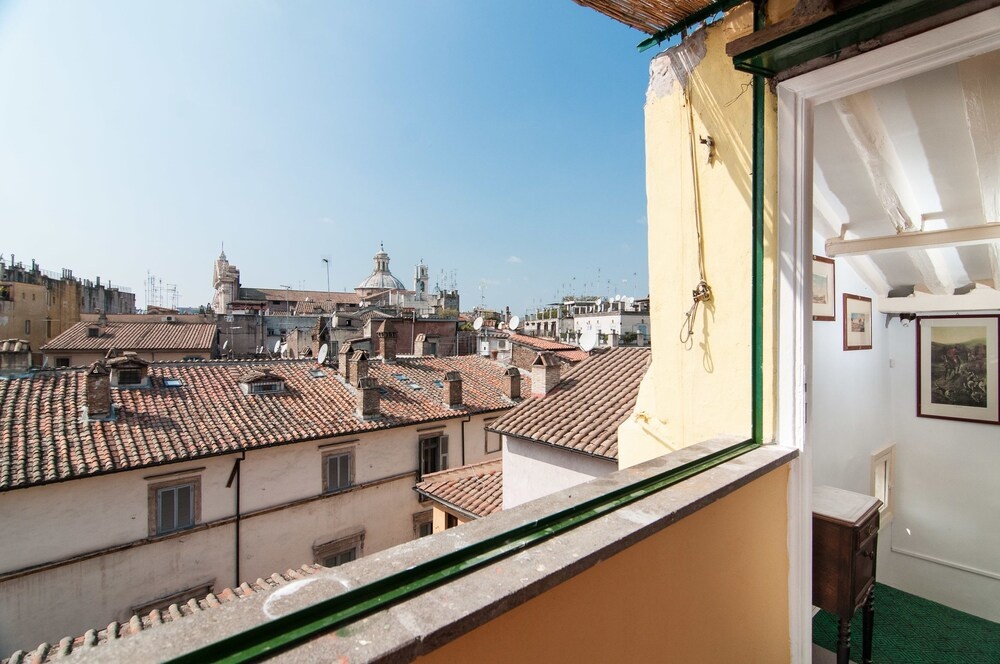 White Housing Rome