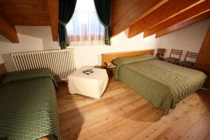 Hotel Garni Lago Nembia - Chambres