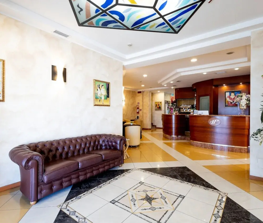 Hotel photo 2