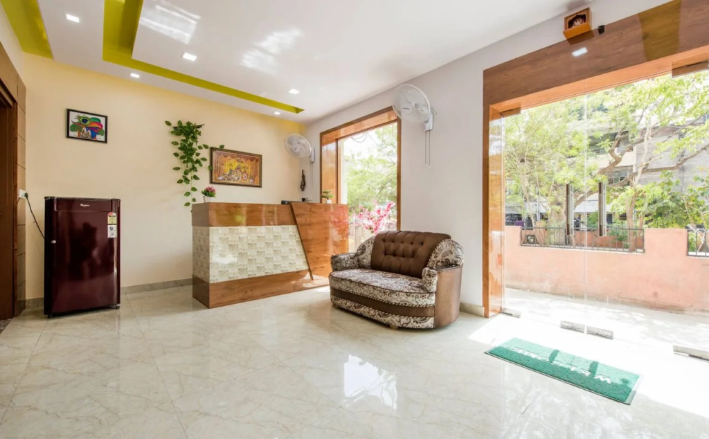 Lobby & Reception
