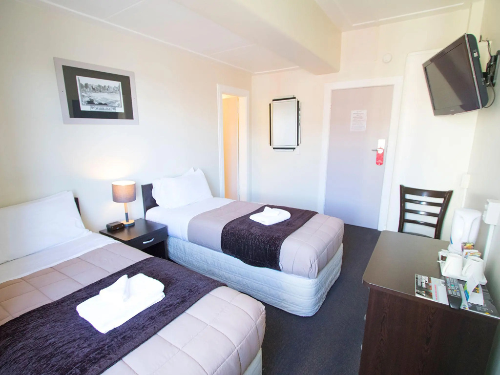 Double Suite (twin beds)
