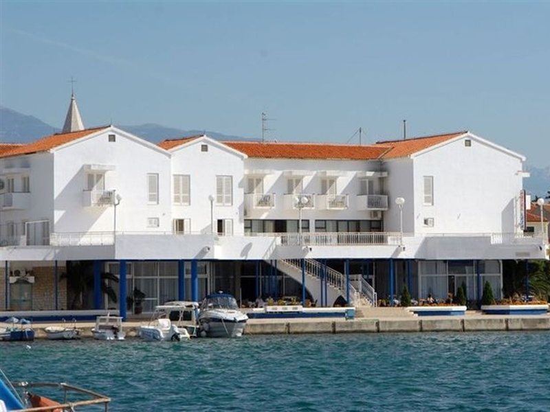 Beach & Waterfront