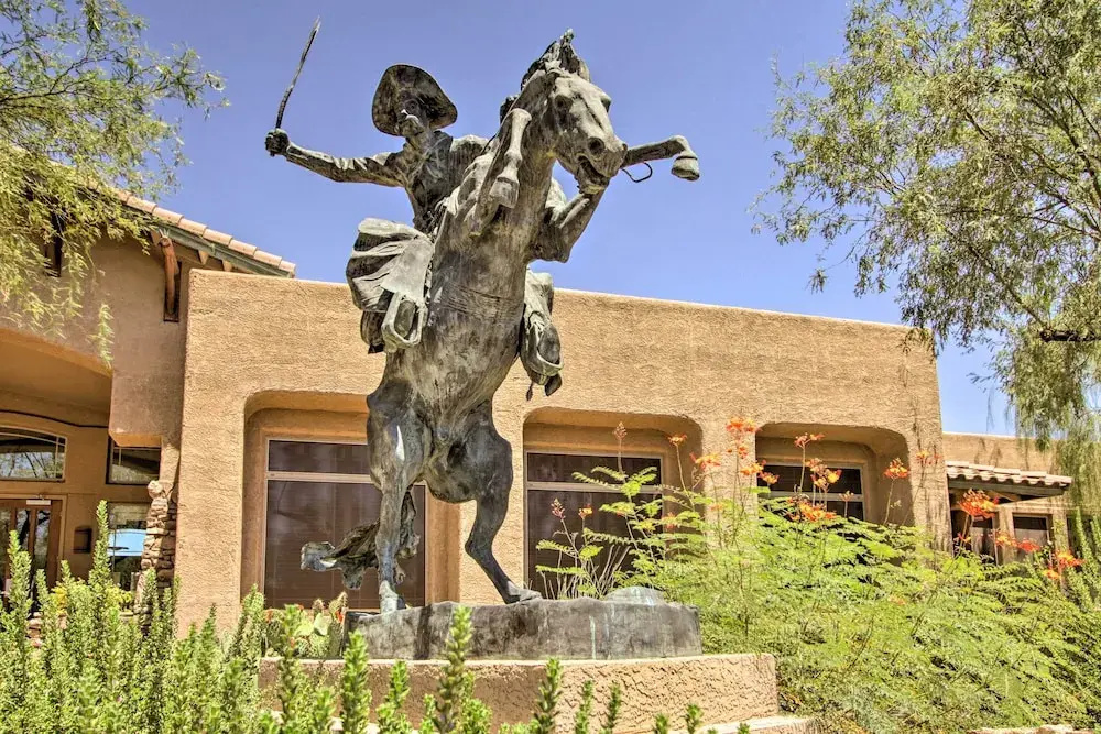 Scottsdale Condo w/ Balcony & Resort Amenities!