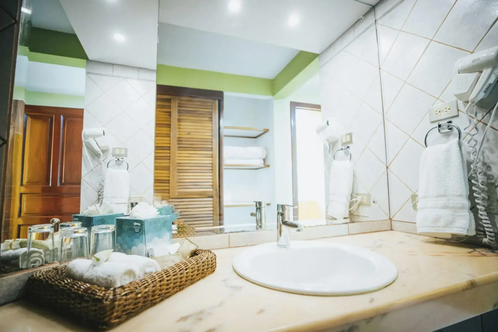 Papagayo Golden Palms Beachfront Hotel - фото 8