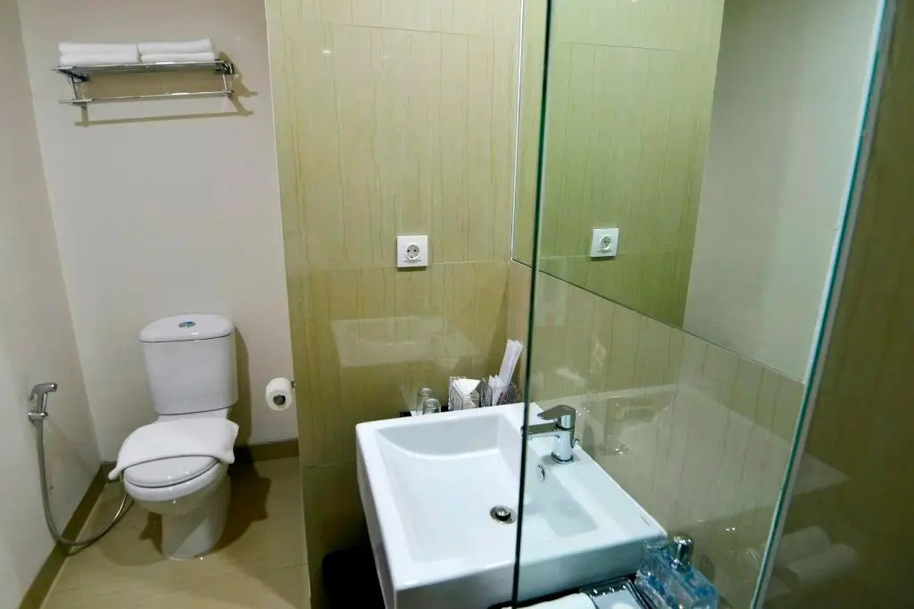 Odua Weston Jambi Room Type - Superior Double room (full double bed)