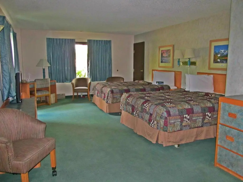 Travelodge by Wyndham Kalispell - Tap to explore photos