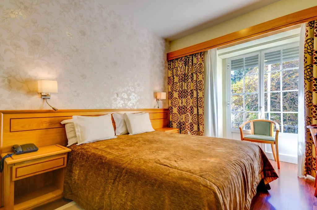 Double room (full double bed)