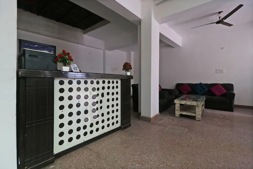 Lobby & Reception