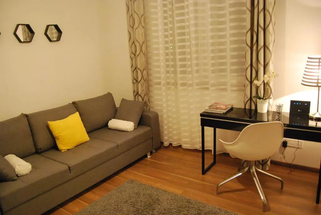 3 Bedrooms Apartment
