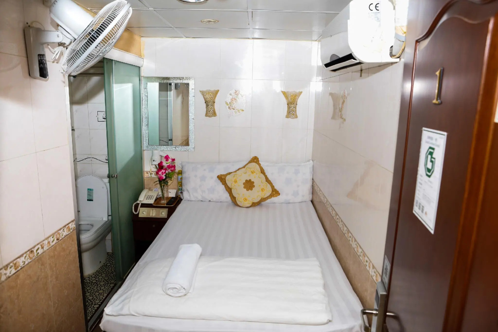 Economy room