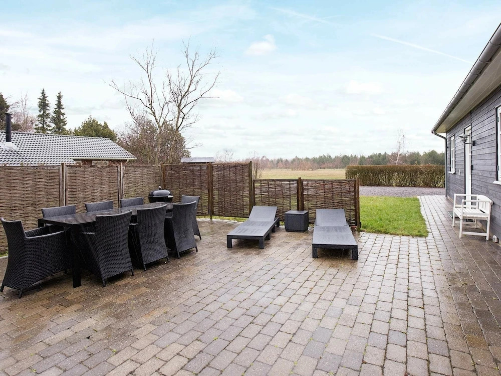 Vintage Holiday Home In Rodby With Hot Tub