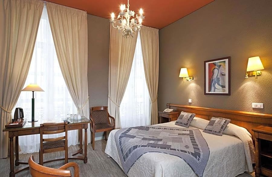 Hotel du Palais Bourbon 44