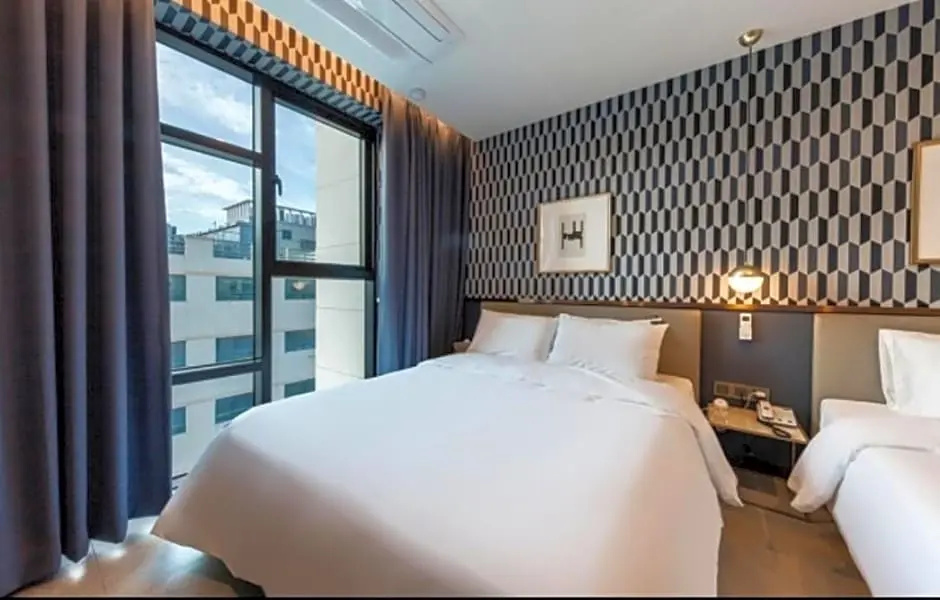 Deluxe Double room (twin beds)