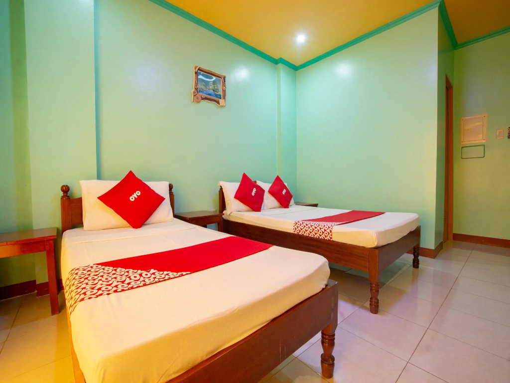 Standard Triple room