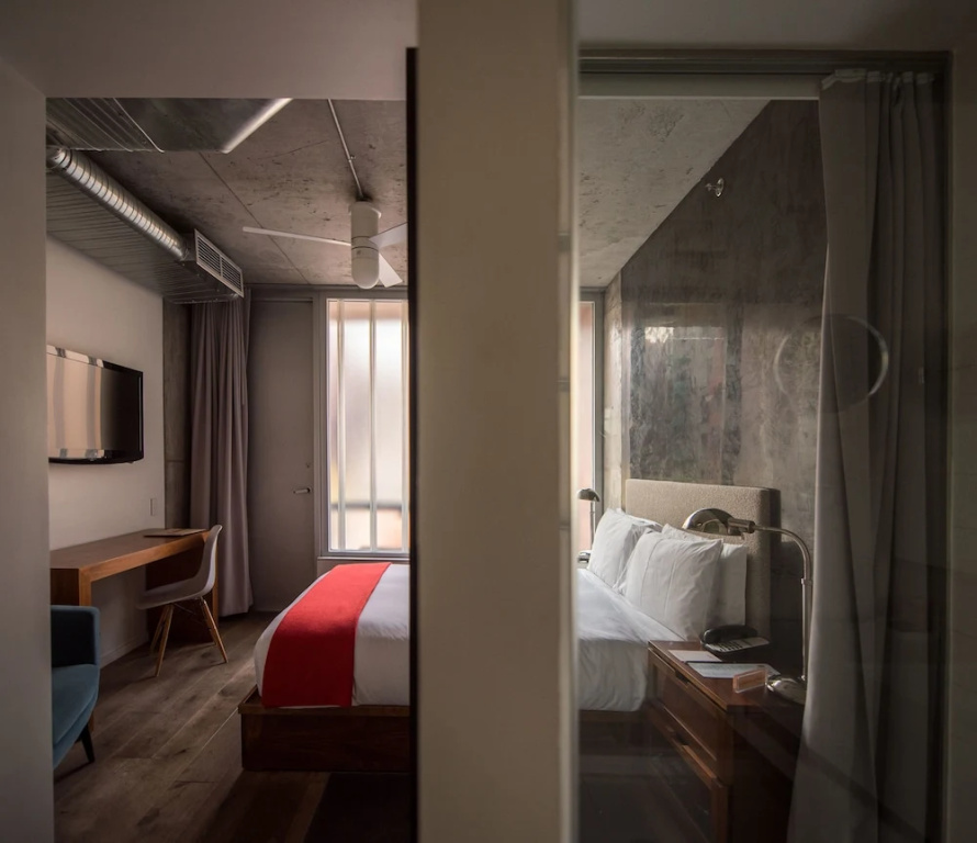 Superior Double room with balcony (full double bed)