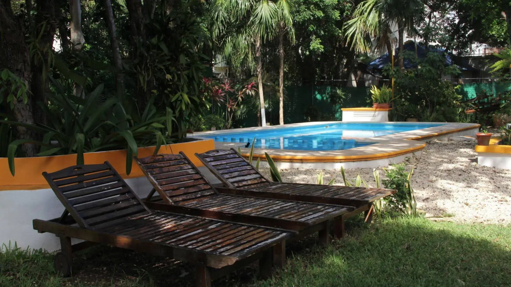 Esduma La Iguana Hotel