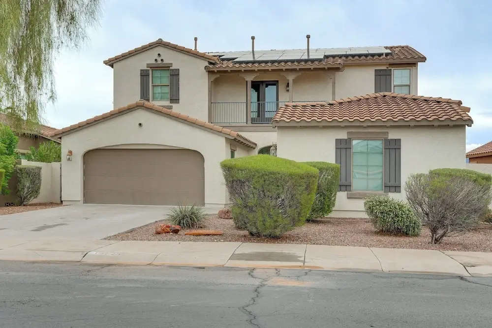 Pool, Views & Ample Space! Sunny Goodyear Retreat