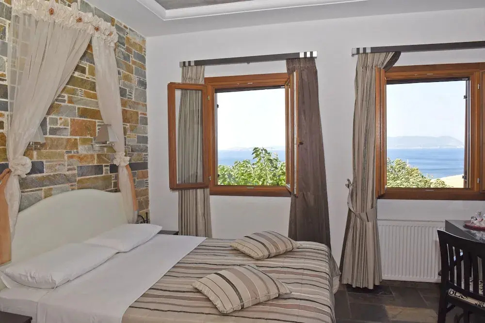 Standard room with balcony and with sea view