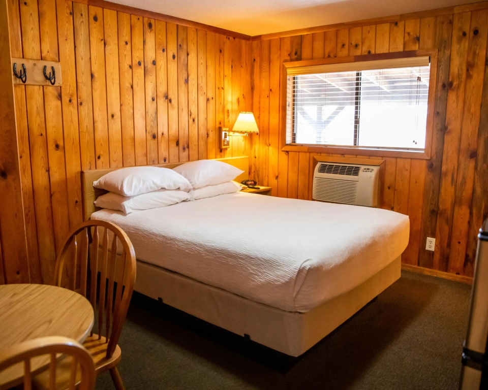 Red Stone Inn — 3