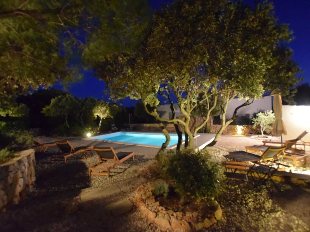 Holiday House in a Quiet Area Near the Sea, Private Garden, Terrace and BBQ