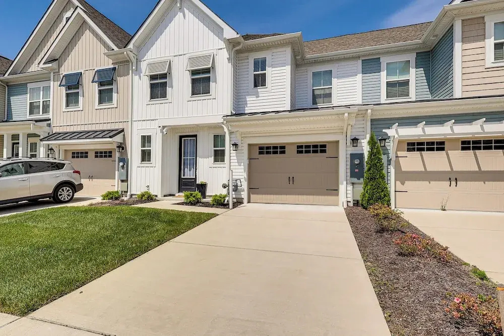 5 Mi to Bethany Beach: Retreat w/ Pool Access