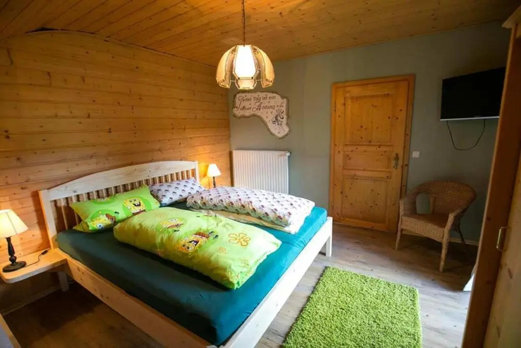 3 Bedrooms Apartment