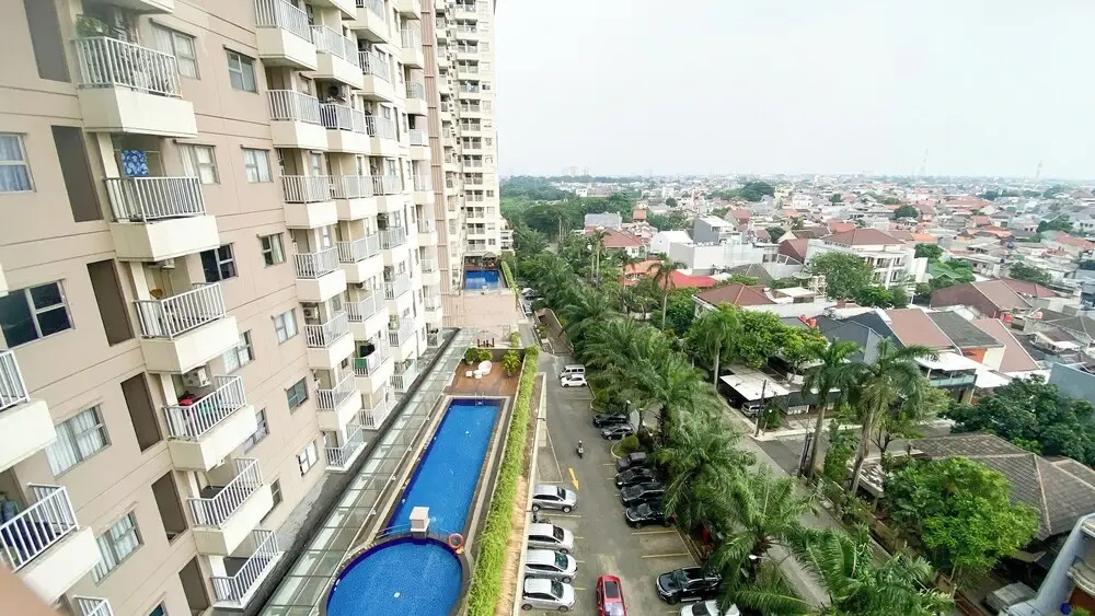 Minimalist And Cozy Living 1Br Belmont Residence Puri Apartment