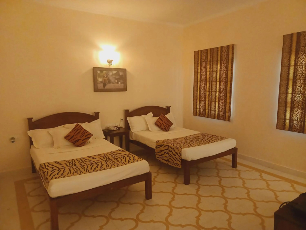 Hotel Dev Vilas — 2