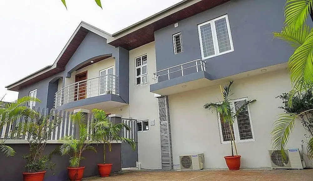 H21 Apartments & Lounge