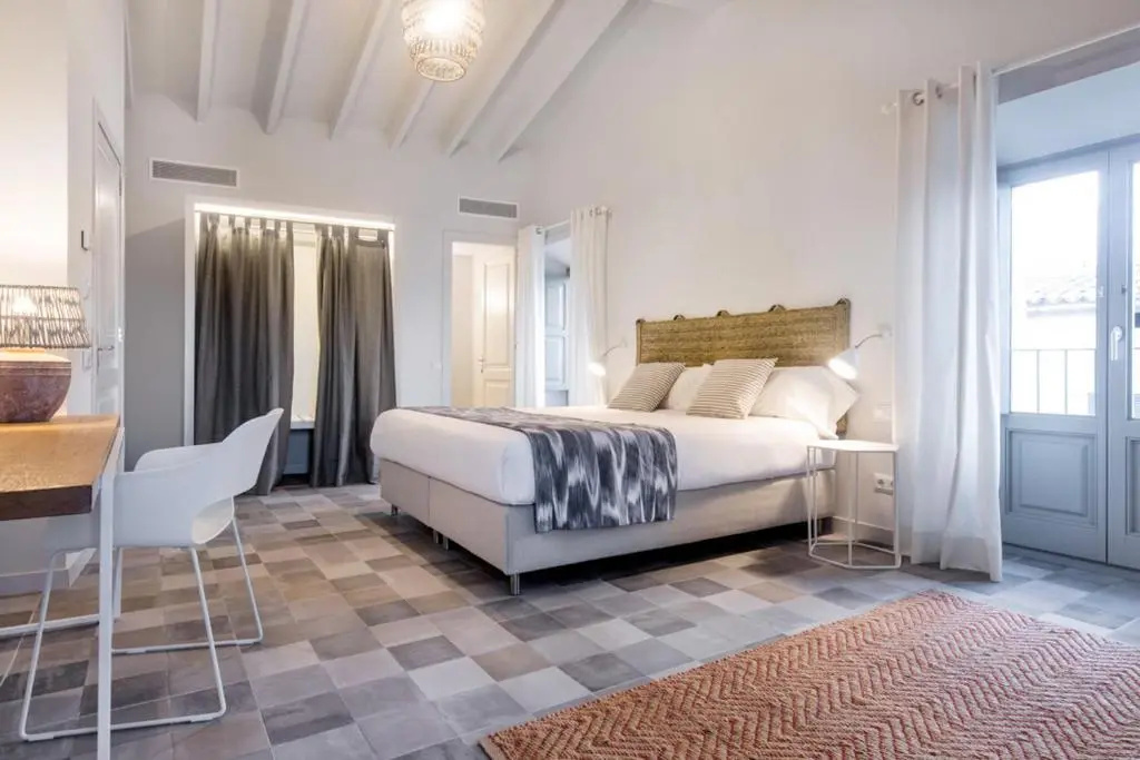 Superior Double room (full double bed)