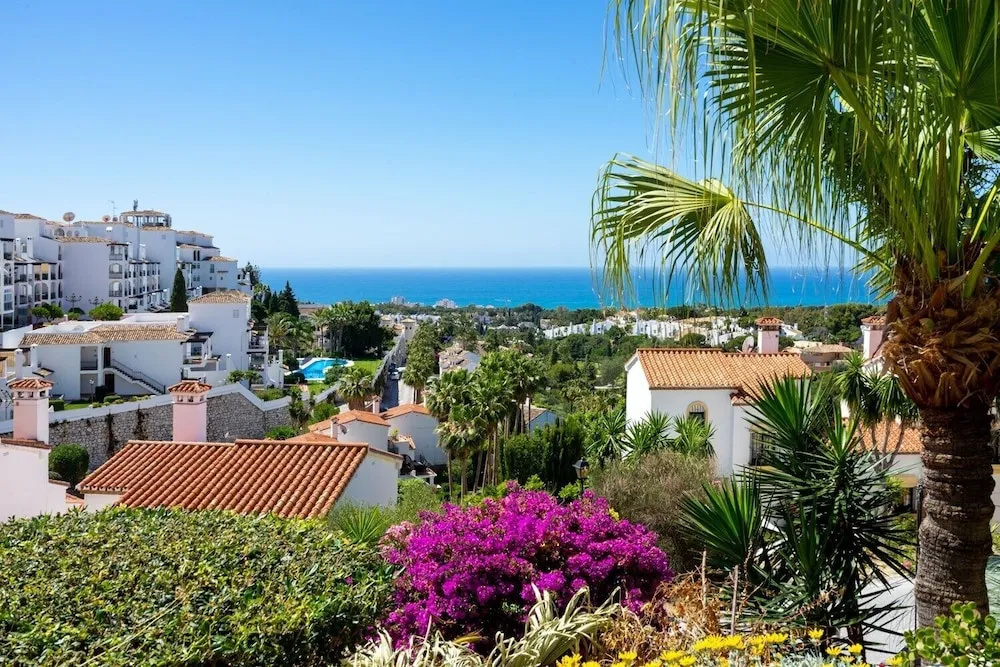 Fantastic Apart sea view and heated pool