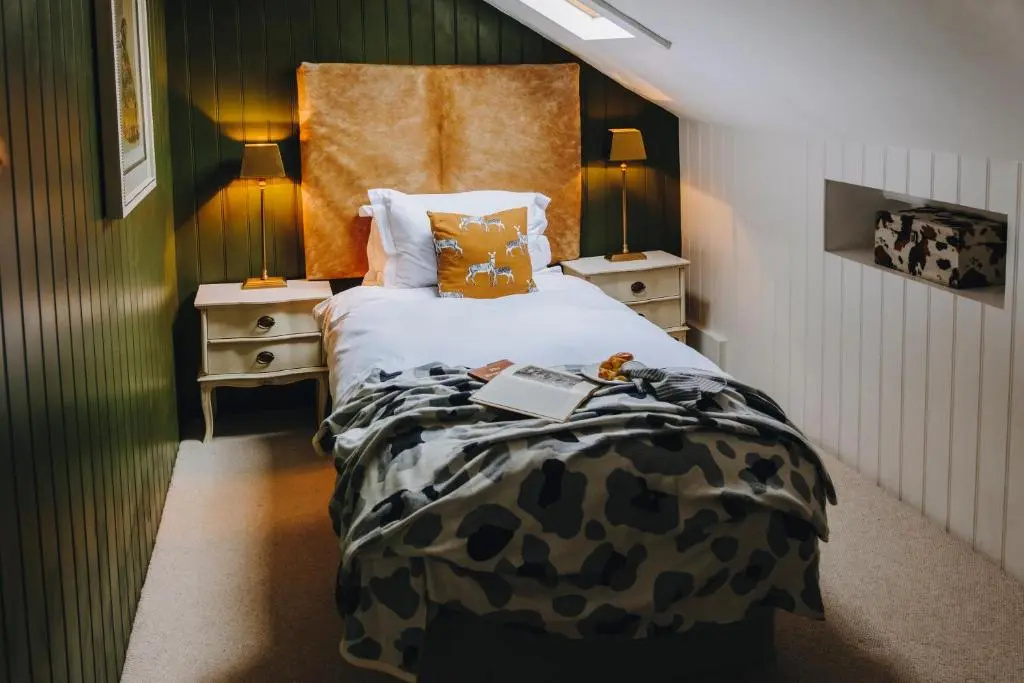 Standard Single room