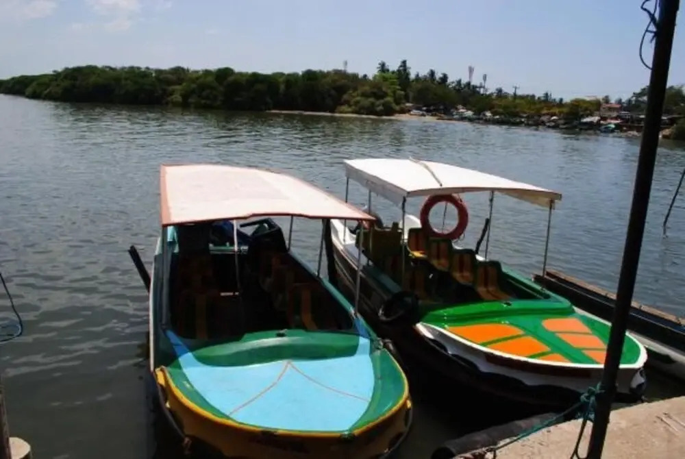 Miura Dutch Edge Hotel - фото 11